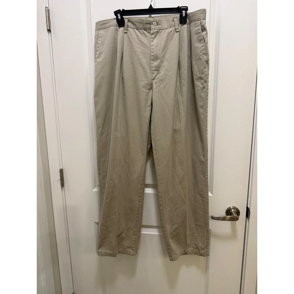 Lee Performance Khakis Mens 39x31 Tan Pleated Front Straight Leg Chino Pants